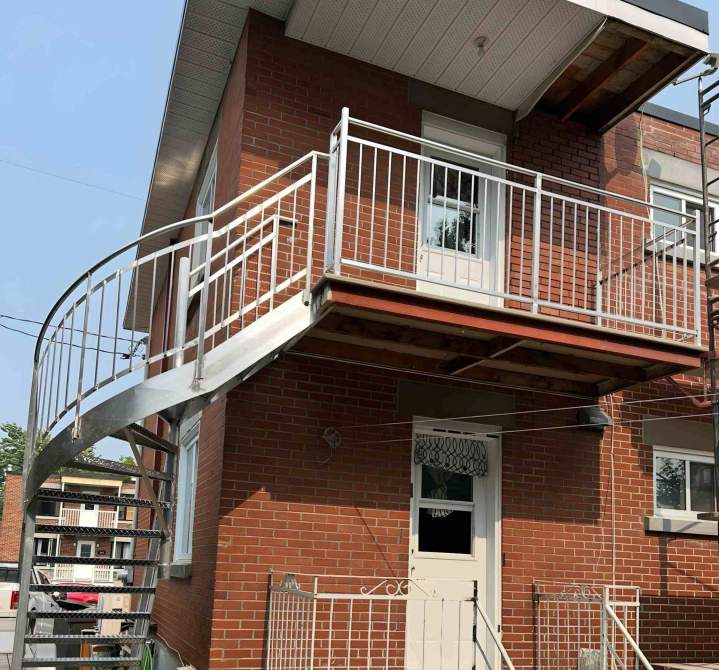 Installation balcon sur mesure Montréal