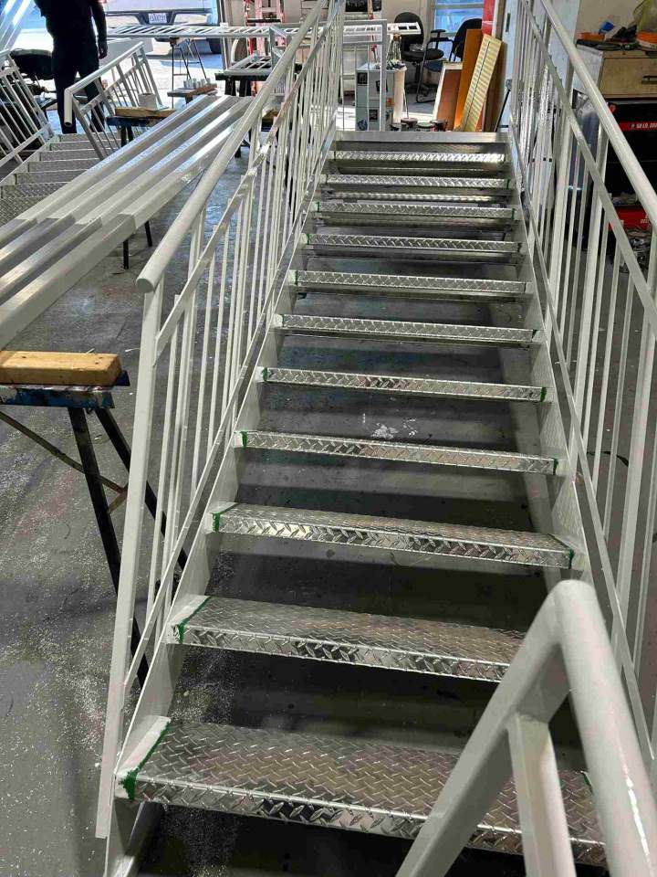 Conception sur mesure d'escaliers en acier