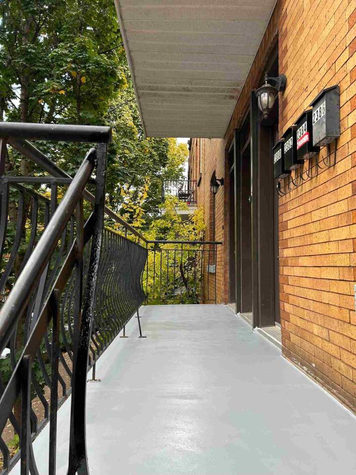 Peinture escalier en acier Montréal